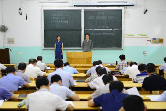 高校开学新鲜事:学生变身"监考官-江西理工大学欢迎您 jiangxi